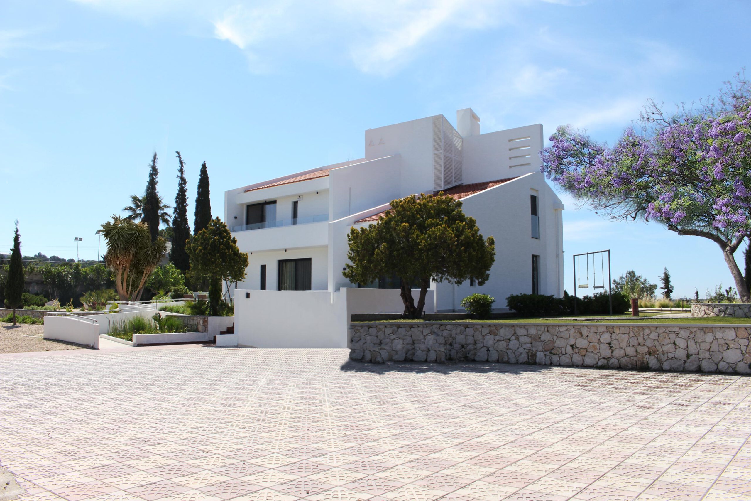 IMG_3703_frontyard-A
